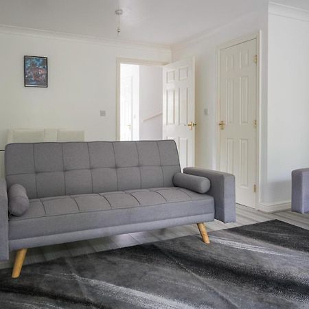 Maidstone Villa 3 Bedroom Free Sports Channels,Parking Sleeps 7 Dış mekan fotoğraf