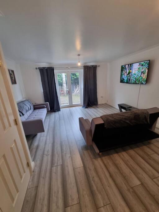 Maidstone Villa 3 Bedroom Free Sports Channels,Parking Sleeps 7 Dış mekan fotoğraf