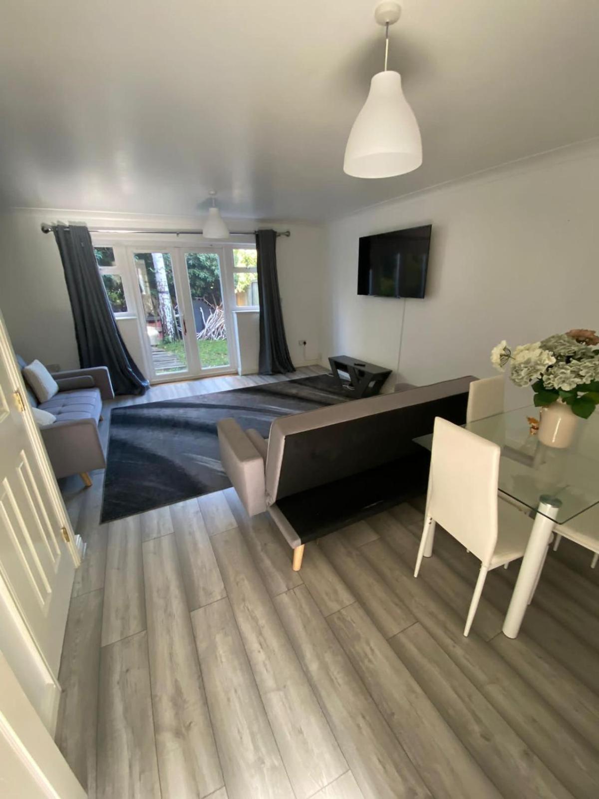 Maidstone Villa 3 Bedroom Free Sports Channels,Parking Sleeps 7 Dış mekan fotoğraf