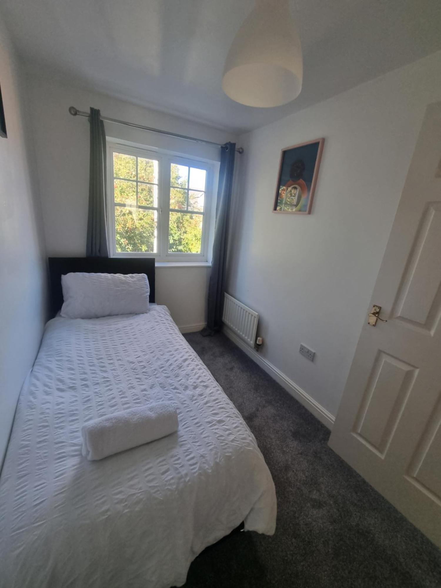 Maidstone Villa 3 Bedroom Free Sports Channels,Parking Sleeps 7 Dış mekan fotoğraf