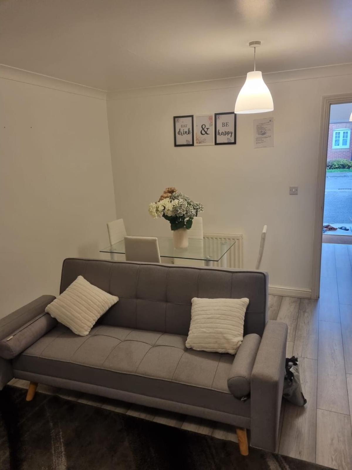 Maidstone Villa 3 Bedroom Free Sports Channels,Parking Sleeps 7 Dış mekan fotoğraf
