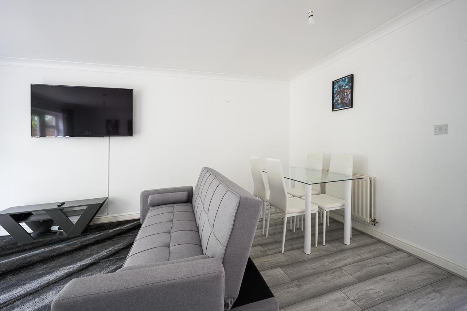 Maidstone Villa 3 Bedroom Free Sports Channels,Parking Sleeps 7 Dış mekan fotoğraf